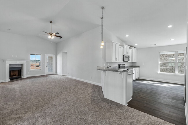 Building Photo - 201 Abercorn Dr