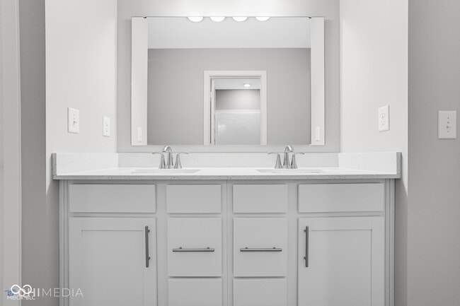 Building Photo - 2228 W 171st St