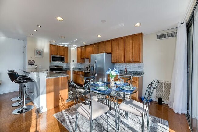 Building Photo - 4420 Briarwood Ct N