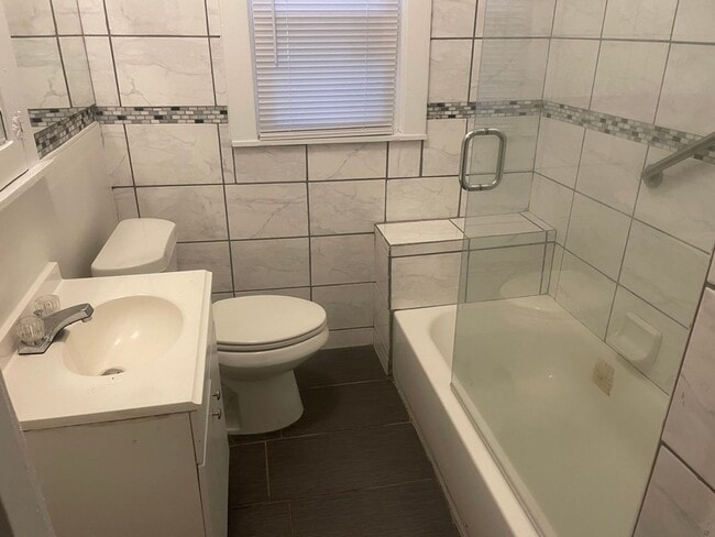 Building Photo - This 1141 square foot single family home h...