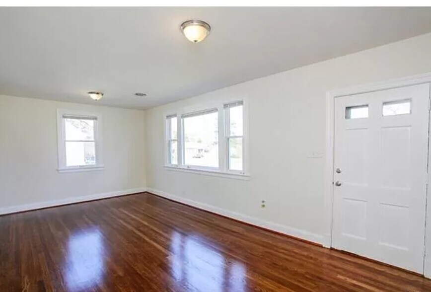 Building Photo - 2316 Carlisle Ct