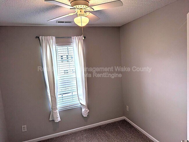 Building Photo - 112 Graystar Rd