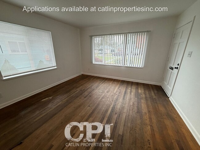 Building Photo - 1050 19th Ave