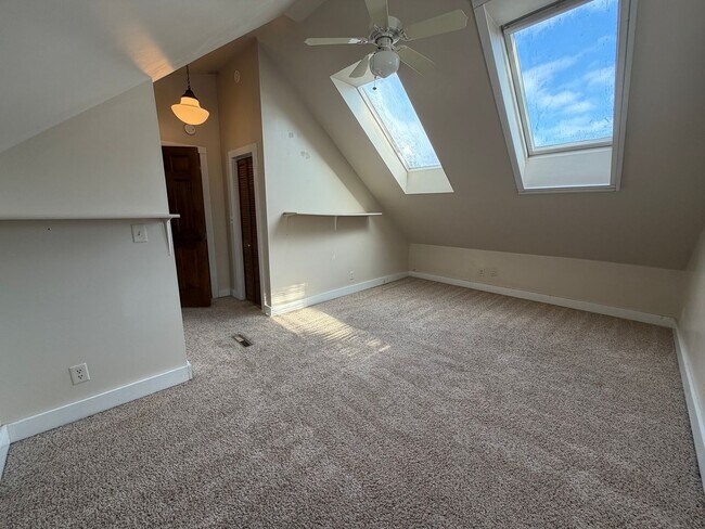 Building Photo - 3 Bedroom Home on NW Side of Grand Rapids