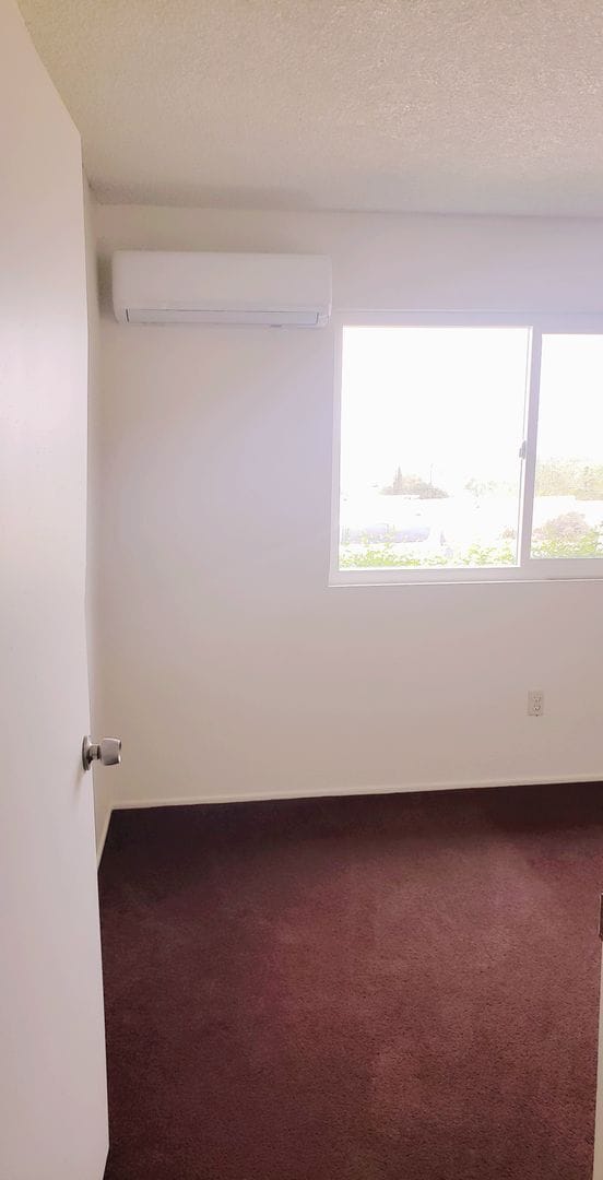 Building Photo - 3 Bedroom 2  Bath home with Garage in the heart of JT!!