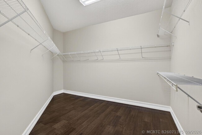 Building Photo - 625 Glenfield Way