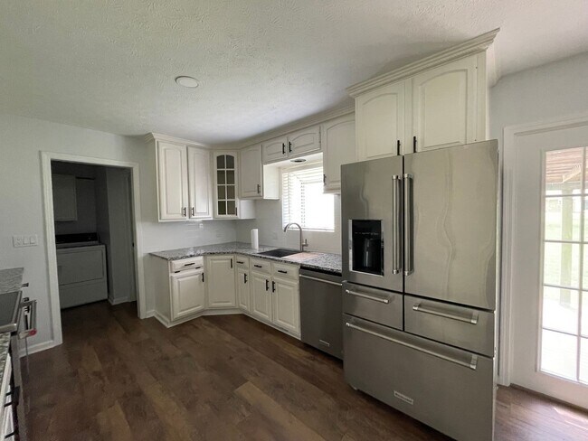 Building Photo - Great Location in Nixa!
