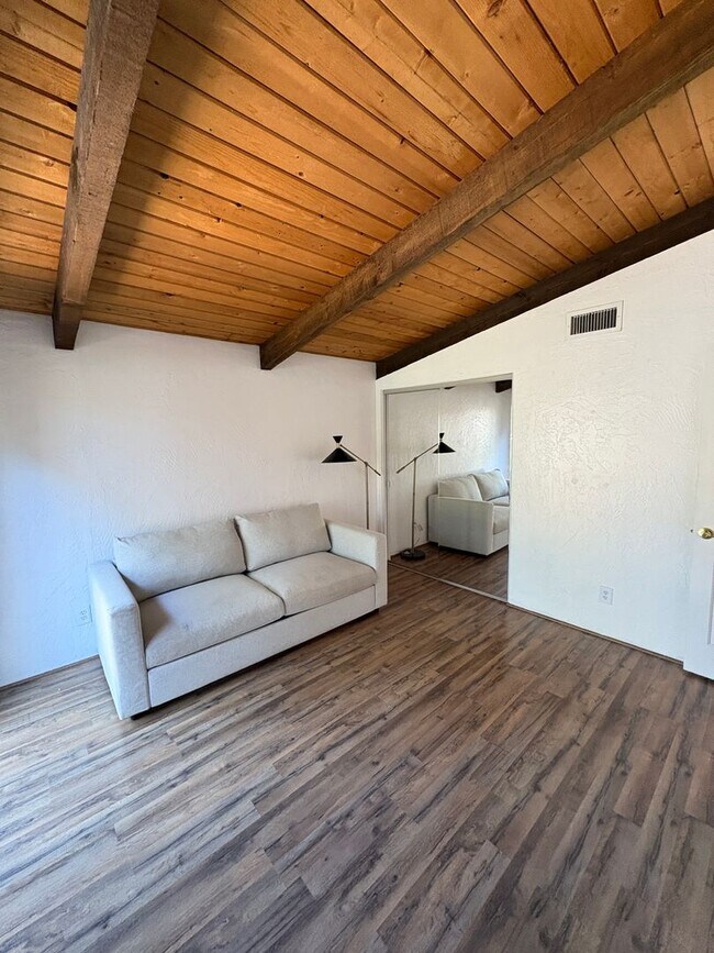 Building Photo - Unfurnished, 1-Year Long-Term Rental