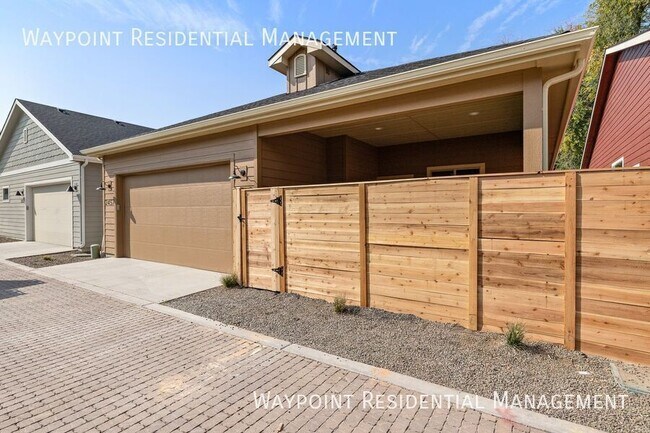 Building Photo - 2457 N Ashgrove Ln