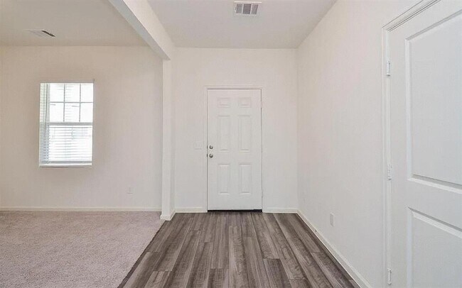 Building Photo - 1000 Lacebark Ln