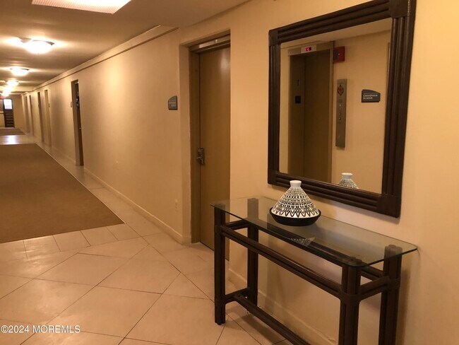 Building Photo - 200 Ocean Park Ave