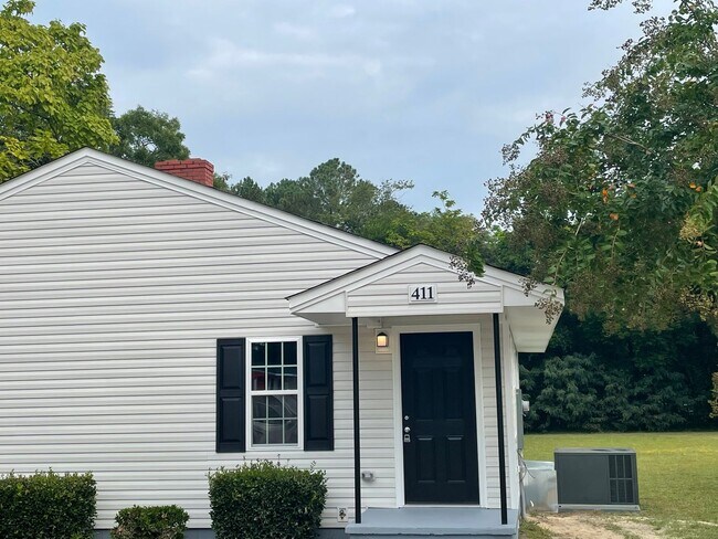 Primary Photo - 409-411 Lake Ave.