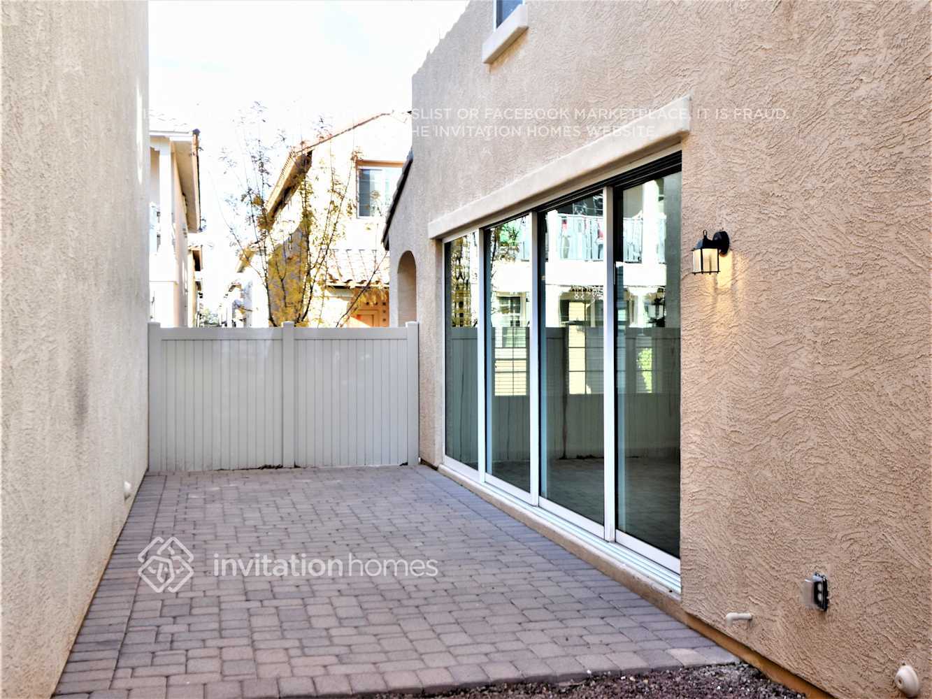 Building Photo - 1054 S Agnes Ln