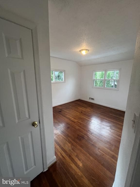 Building Photo - 927 Southridge Rd