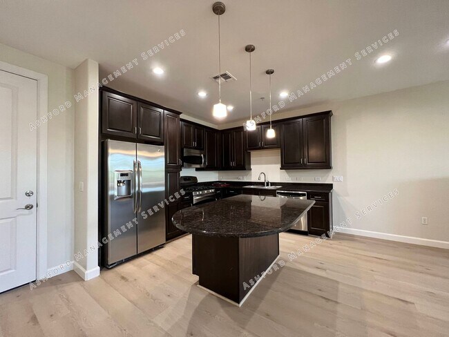 Building Photo - Scottsdale Luxury 2 Bed Condo with Mountain Views - Gated Artesia - Utilities Included