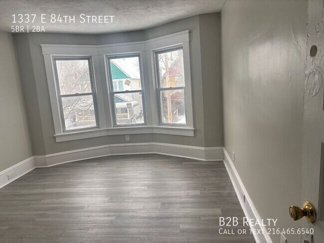 Building Photo - 1337 E 84th St