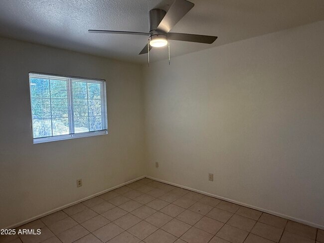 Building Photo - 831 N Arroya Rd
