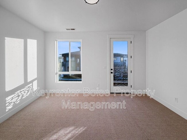 Building Photo - 280 S Filbert Ln