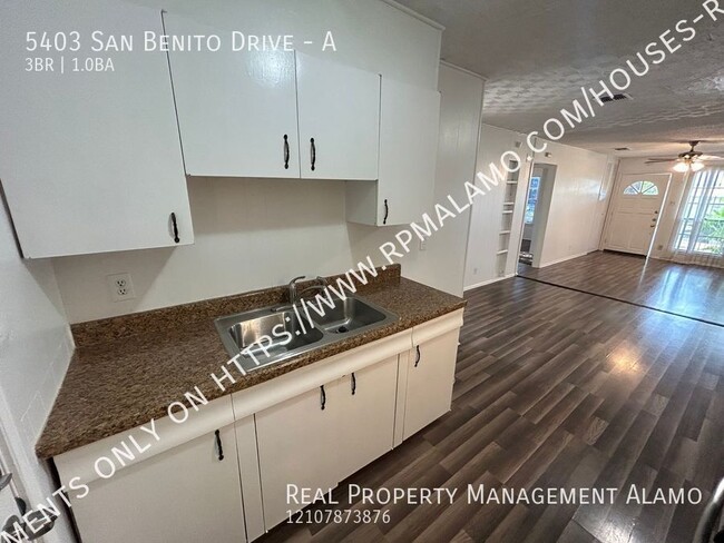 Building Photo - **MOVE IN SPECIAL** MUST SEE!! 3 Bedroom /...