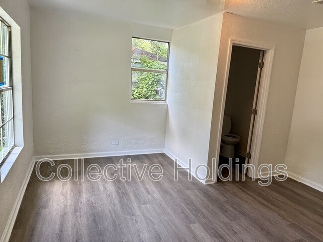 Building Photo - 7312 Naples Ave