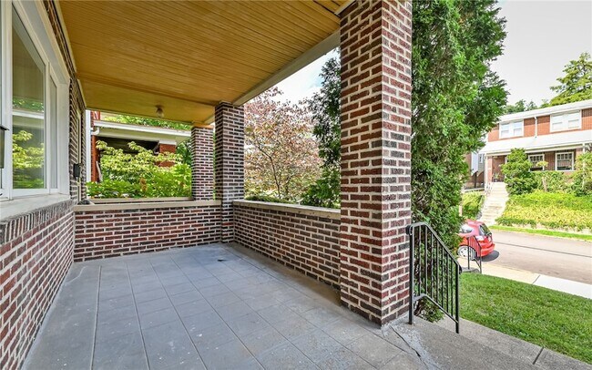 Building Photo - 1168 Jancey St