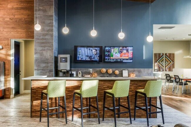 Building Photo - 9301 Old Bee Caves Rd