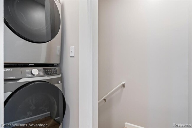 Building Photo - 33533 Rhonswood St