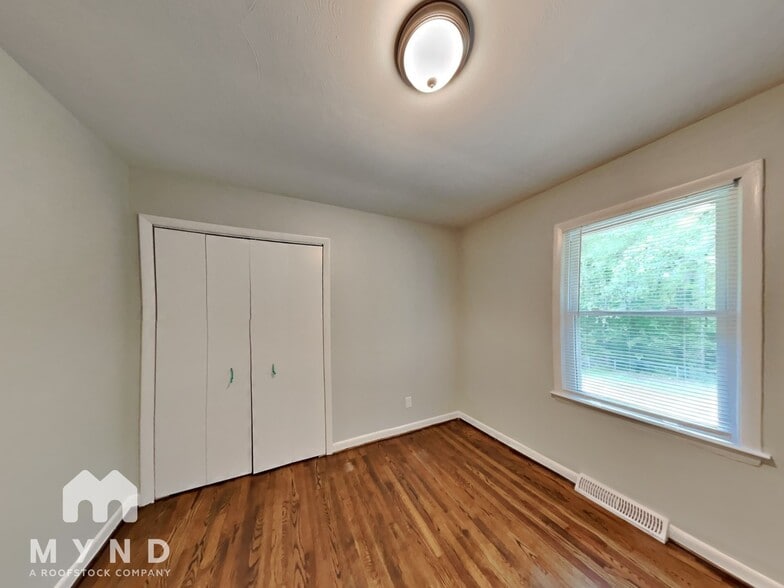 Building Photo - 2634 Skyland Dr