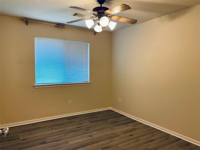 Building Photo - 24710 Cobble Canyon Ln