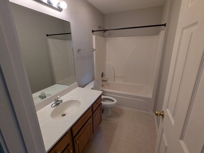 Building Photo - 419 Brownstone St