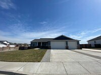 Building Photo - 3511 Hovley Ln
