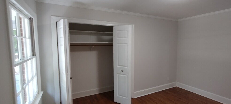 Building Photo - Room in House on Joyner Pl