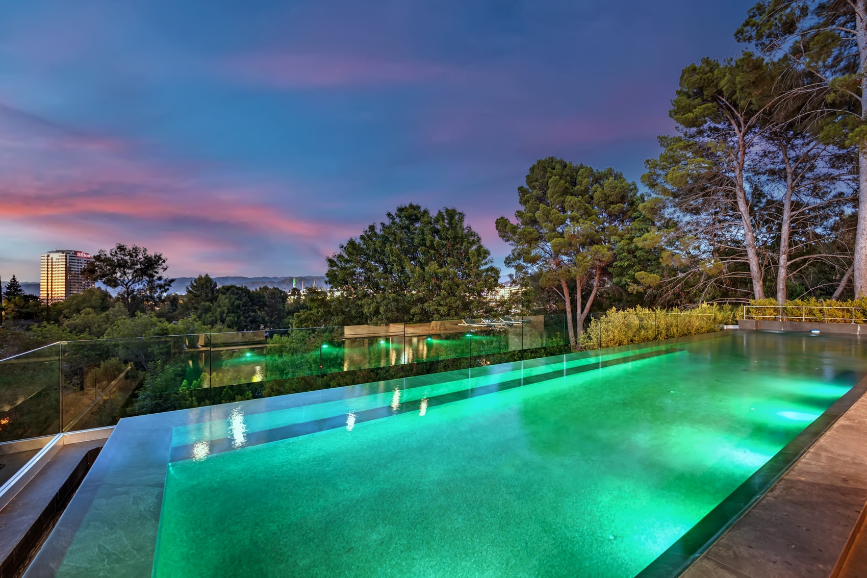 Building Photo - 3712 Broadlawn Dr