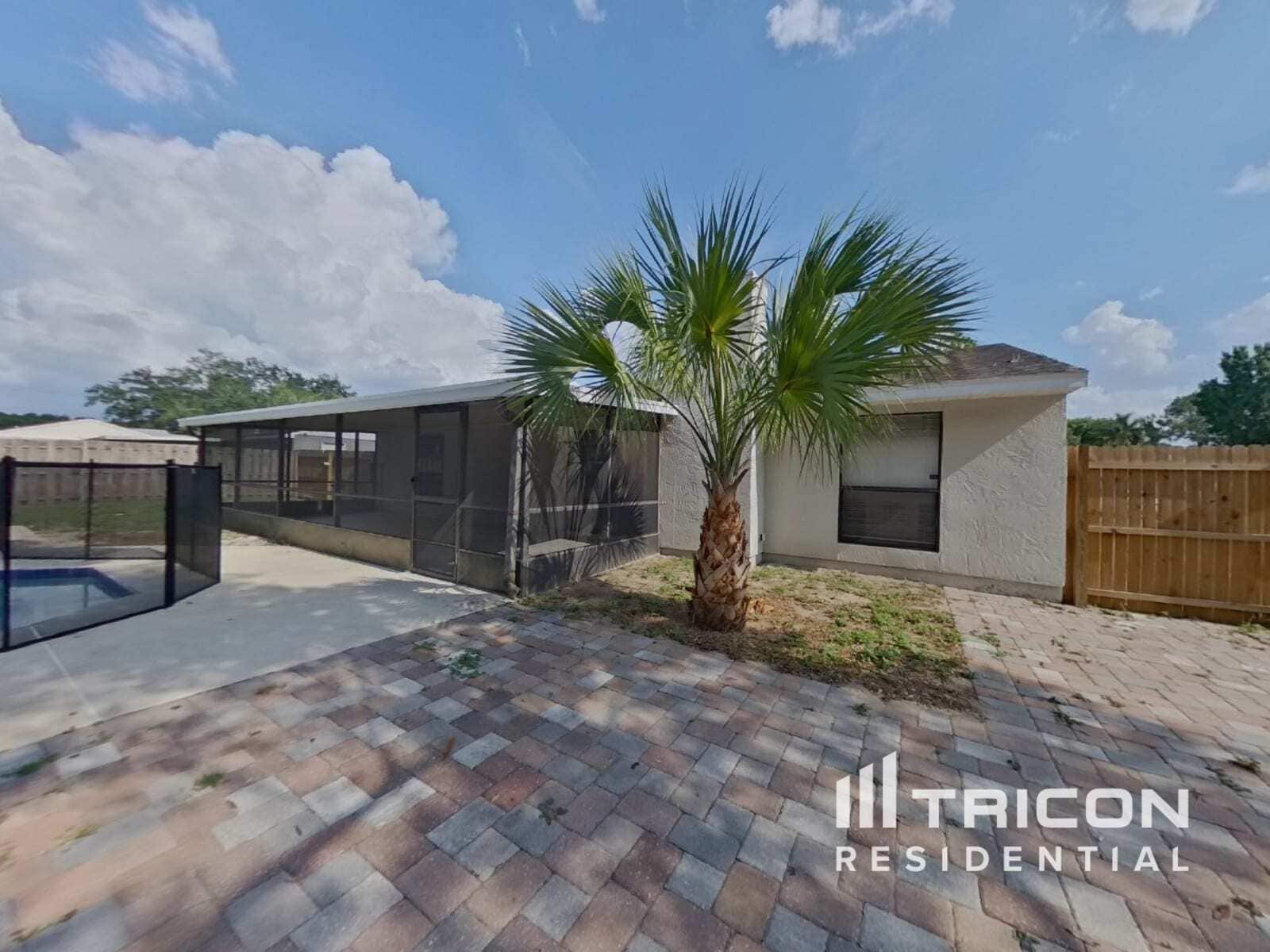Building Photo - 305 Minneola Dr
