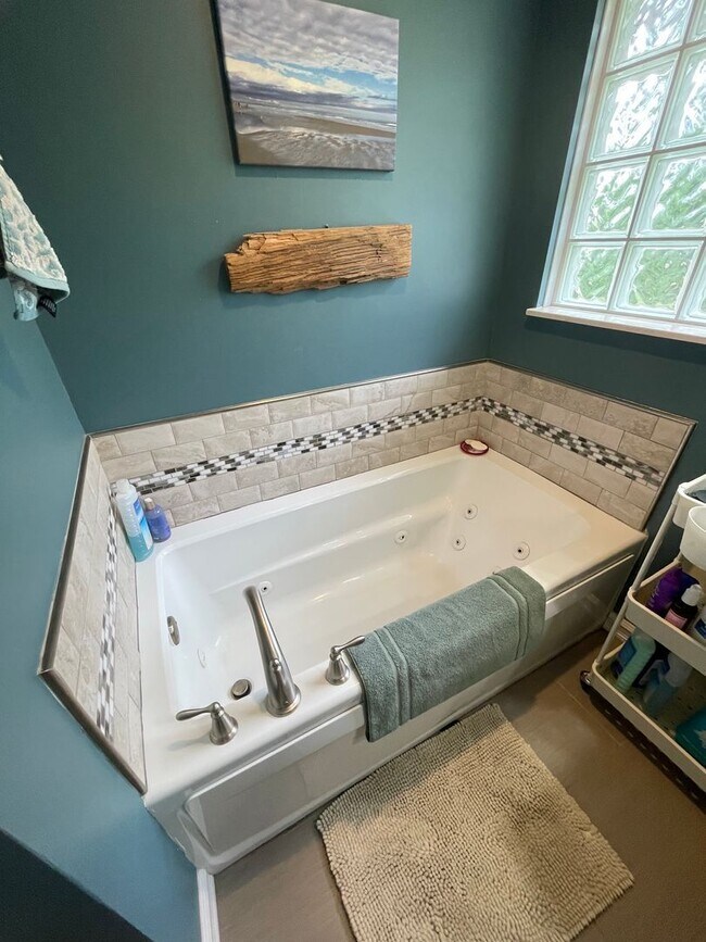 Building Photo - PRE-LEASING - Fully Furnished 6mo Short Term Rental in Ozark