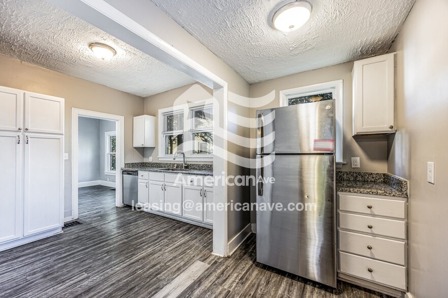 Building Photo - 1931 Erie Ave