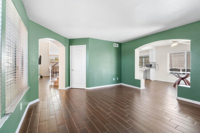 Building Photo - 45322 Pickford Ave