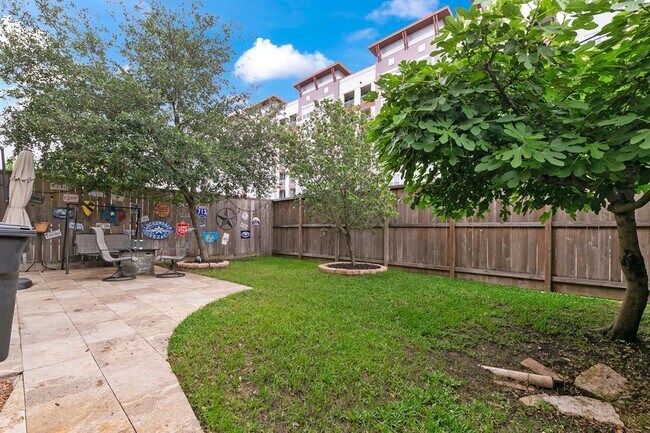 Building Photo - 1708 Wilson St