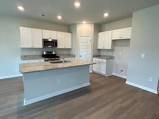 Building Photo - 308 Bull Run Way