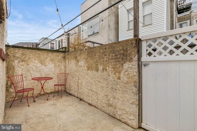 Building Photo - 614 S LeCount St