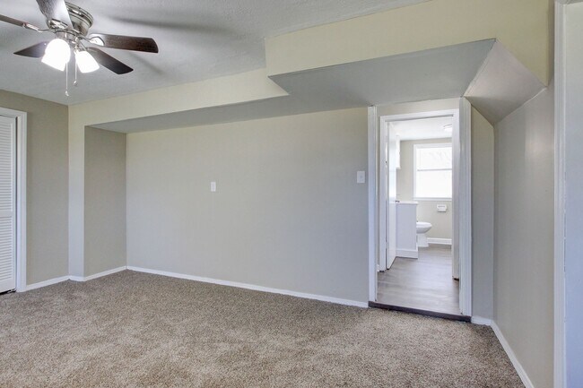 Building Photo - Four Bedroom with Bonus Room and a detache...