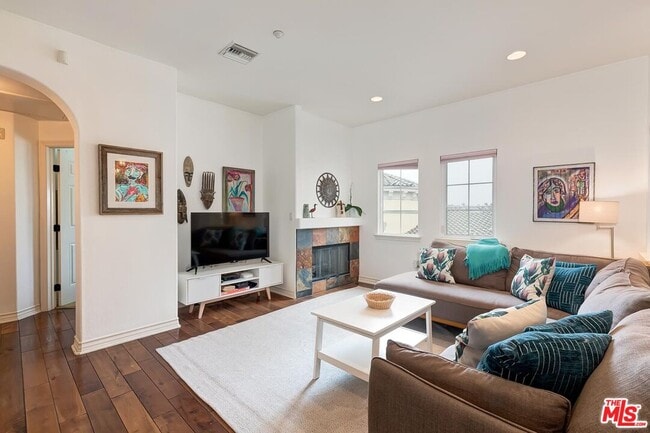 Building Photo - 7101 Playa Vista Dr