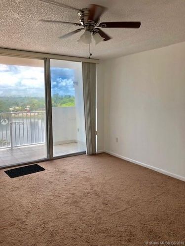 Building Photo - 1300 NE Miami Gardens Dr