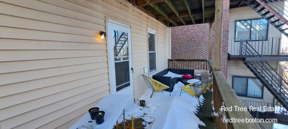 Unit 2 - 143 Hillside St