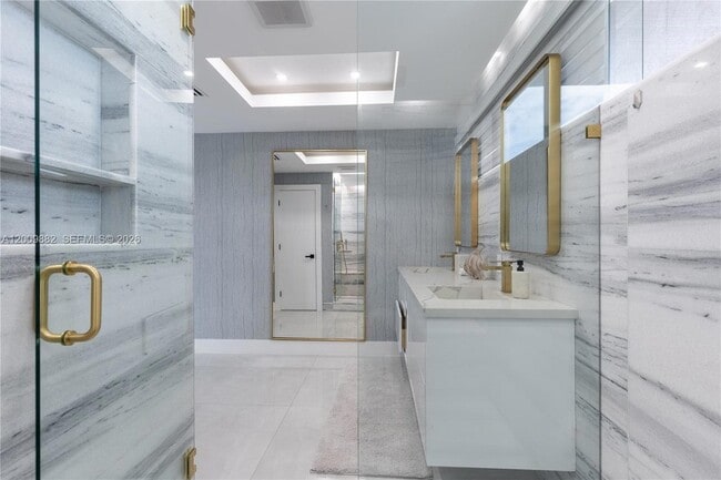 Building Photo - 5601 N Ocean Dr