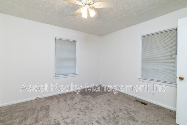 Building Photo - 3821 Selma Ave