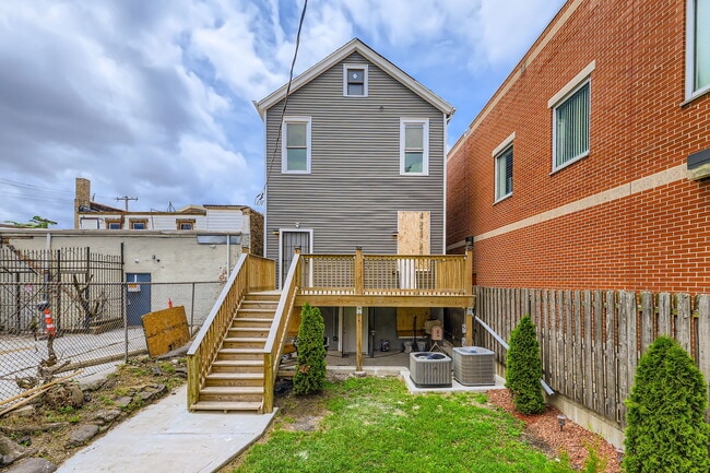Building Photo - 9131 S Exchange Ave