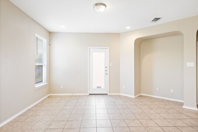 Building Photo - 5114 Mustang Cove
