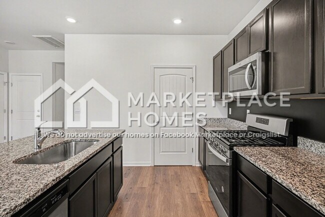 Building Photo - 5628 Hickory Woods Dr