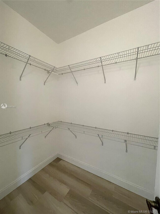 Building Photo - 4961 Leeward Ln